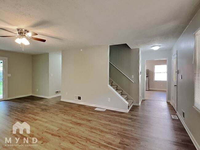 Building Photo - 1027 River Bend Ct