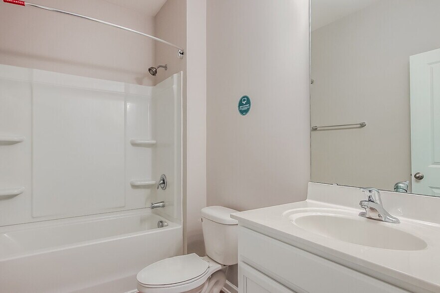 Building Photo - 621 Rose Mallow Dr