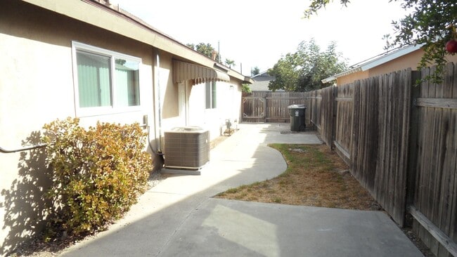Building Photo - Beautiful Remodeled Single Story 4 BR 2 BA Home With 3 Car attached Garage