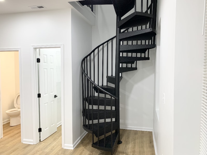 Building Photo - 1600 S Charles St