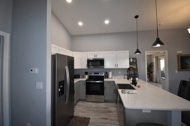 Building Photo - 4795 S Amstel Dr