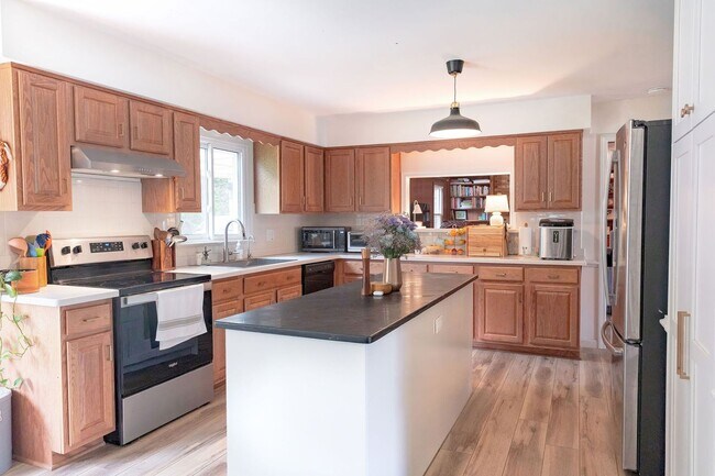 Building Photo - 4 Bed 2.5 Bath Home In VA Beach for Rent !