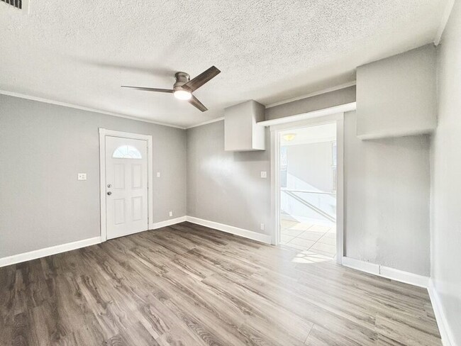 Building Photo - 1914 31st St S