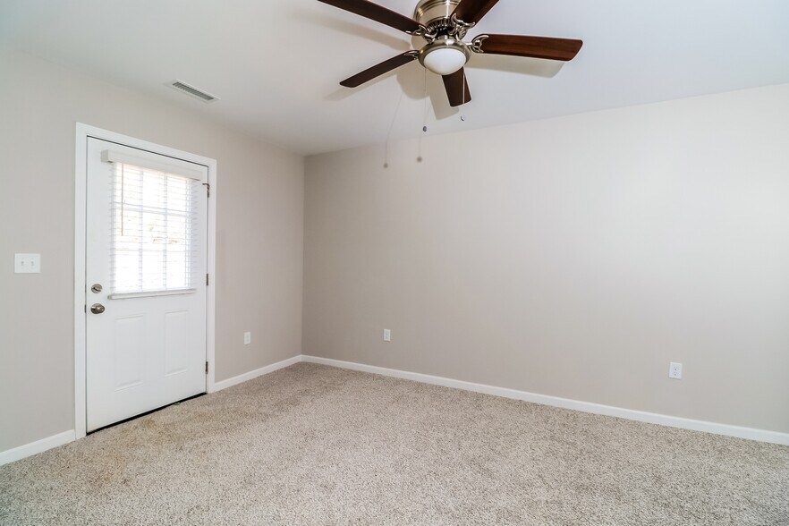 Building Photo - 504 Sycamore Br Rd