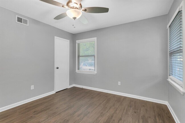 Building Photo - 3262 Kristen Dr