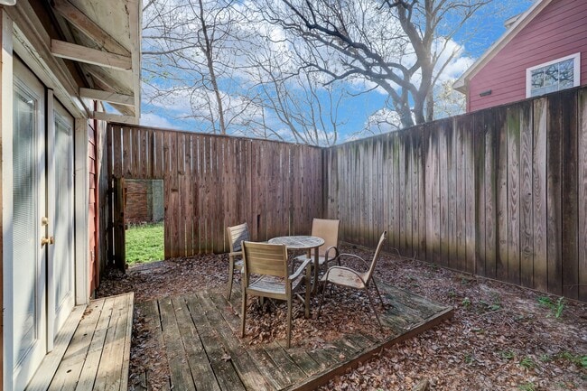 Building Photo - 1401 Castle Ct