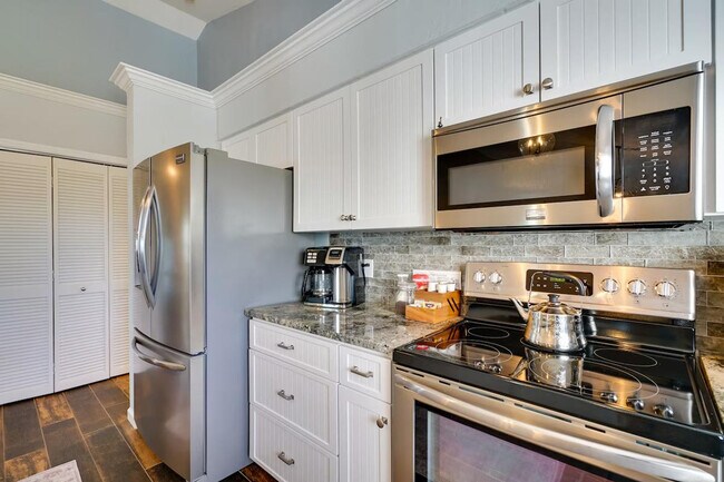 Building Photo - 4563 Brainard Bayou Rd