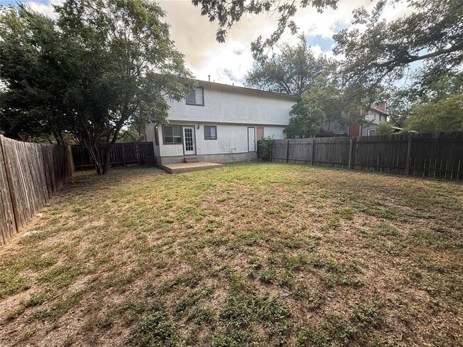 Building Photo - 7001 Winedale Dr