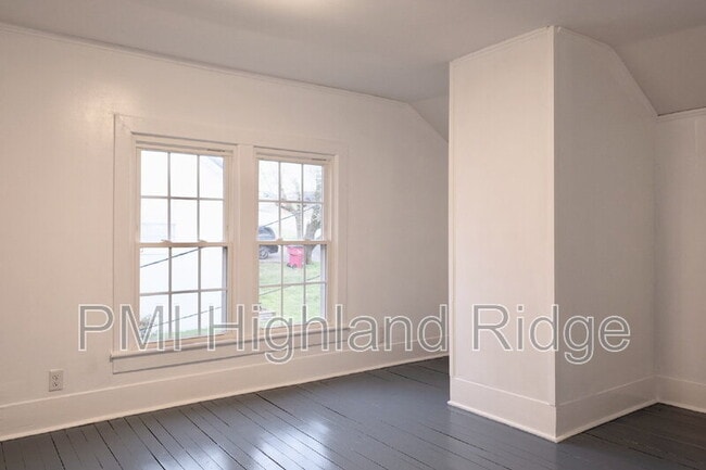 Building Photo - 217 Fite Ave E