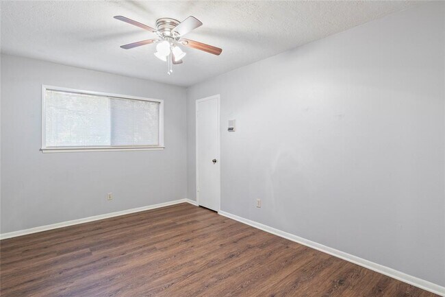 Building Photo - 223 Normal Park Dr
