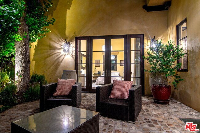 Building Photo - 1221 Minorca Dr