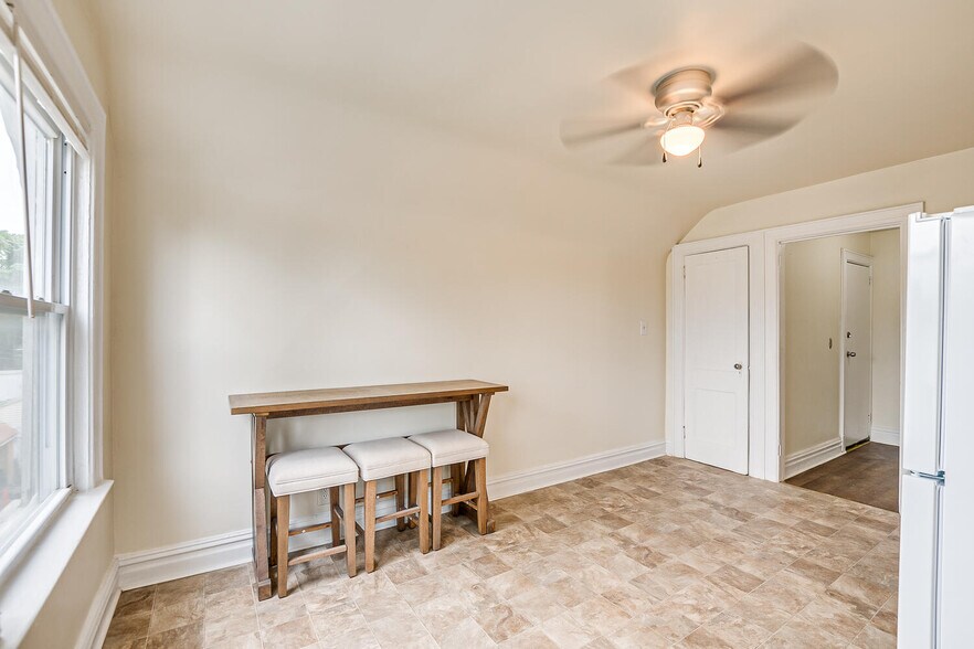 Building Photo - 46 Van Houten Ave