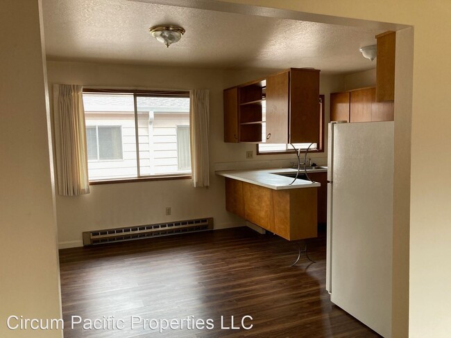 Building Photo - 2 br, 1 bath Apartment - 1925 NE 19th Ave.