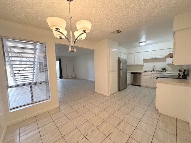 Building Photo - Beautiful South Shores Gated Community. 1st Floor unit. 2 beds. 2 baths.