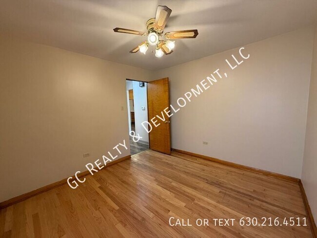 Building Photo - 2131 Grove Ave