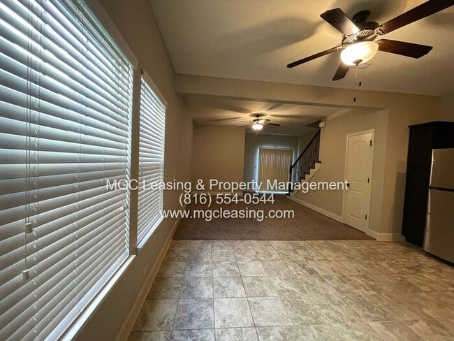 Building Photo - Eagle Creek Townhome - Unlock One Month Free with a May Move-In & 13-Month Lease
