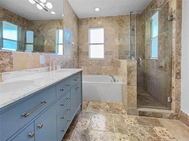 Building Photo - 1736 NE 9th Dr