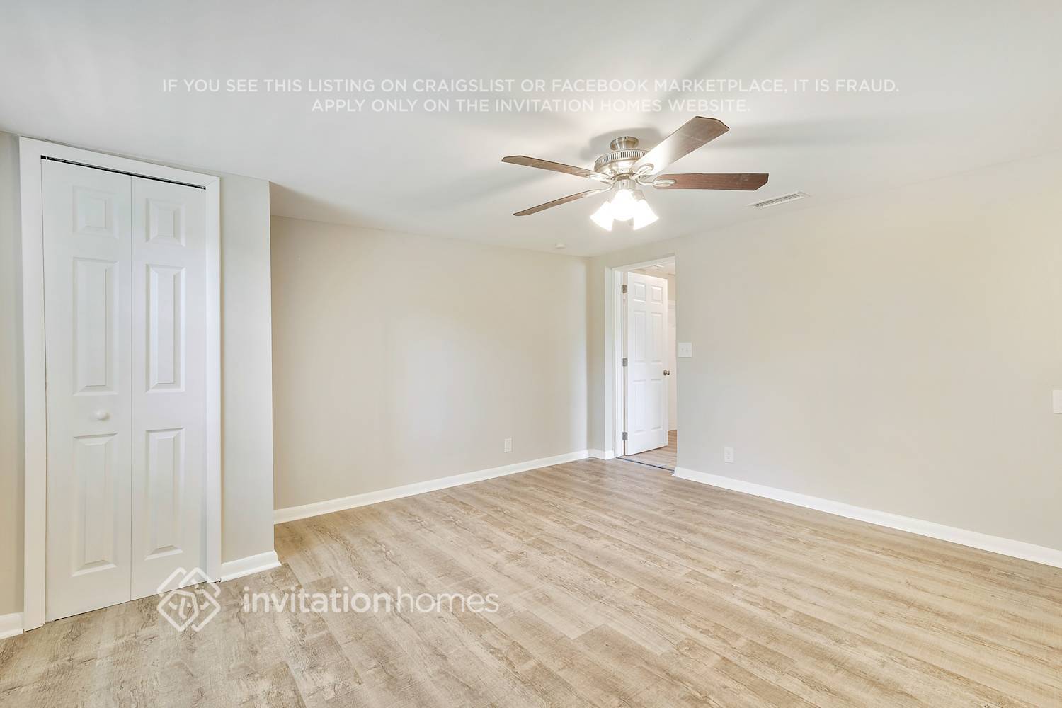 Building Photo - 428 La Paz Pl