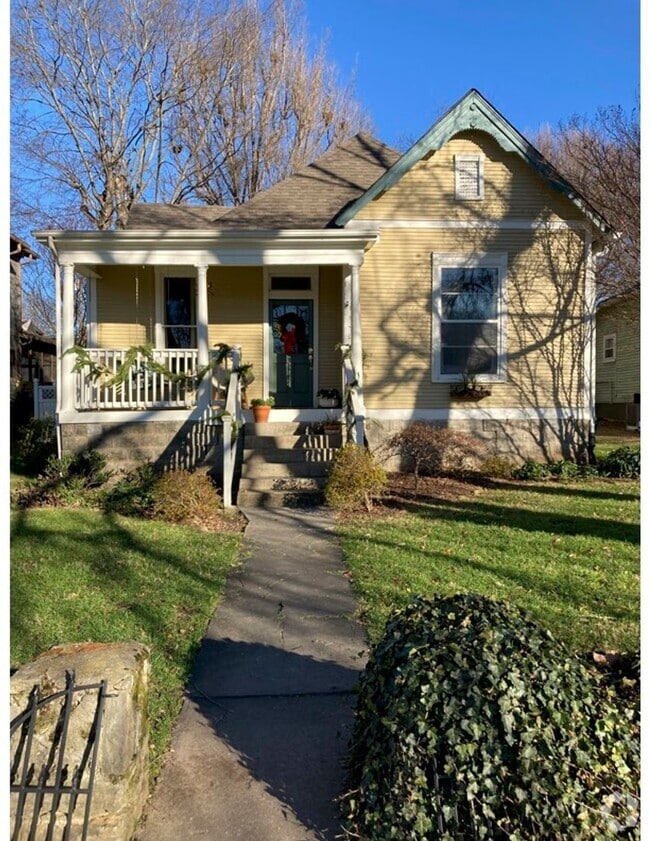 Building Photo - Charming Sylvan Park Victorian