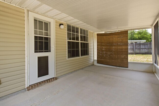 Building Photo - 5135 Whitehurst Ln