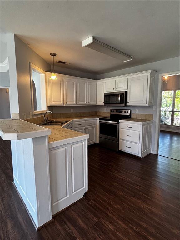Building Photo - 110 Ashbrook Ln