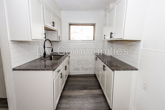 Building Photo - 54 E 220th St
