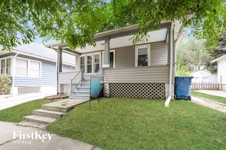 Building Photo - 814 Bowditch St