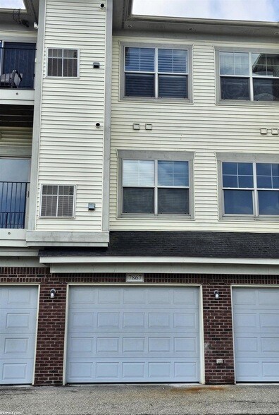 Building Photo - 7867 24 Mile Rd