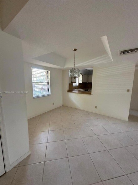 Building Photo - 12524 Shoreline Dr