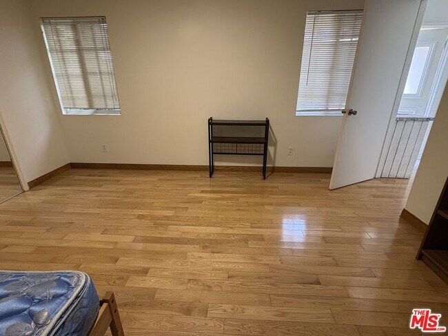 Building Photo - 4152 Verdugo Rd