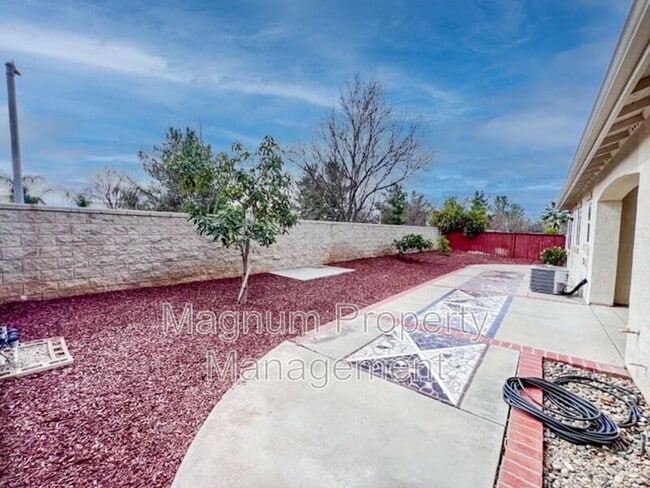 Building Photo - 31651 McCartney Dr