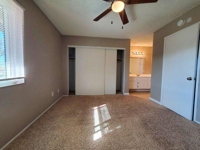 Building Photo - Nice 2-Story 2-Bedroom Condo Available in Grand Terrace!