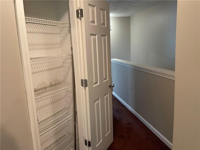 Building Photo - 6206 Flat Trce