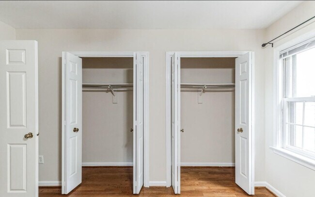 Building Photo - 6813 Indian Run Ct