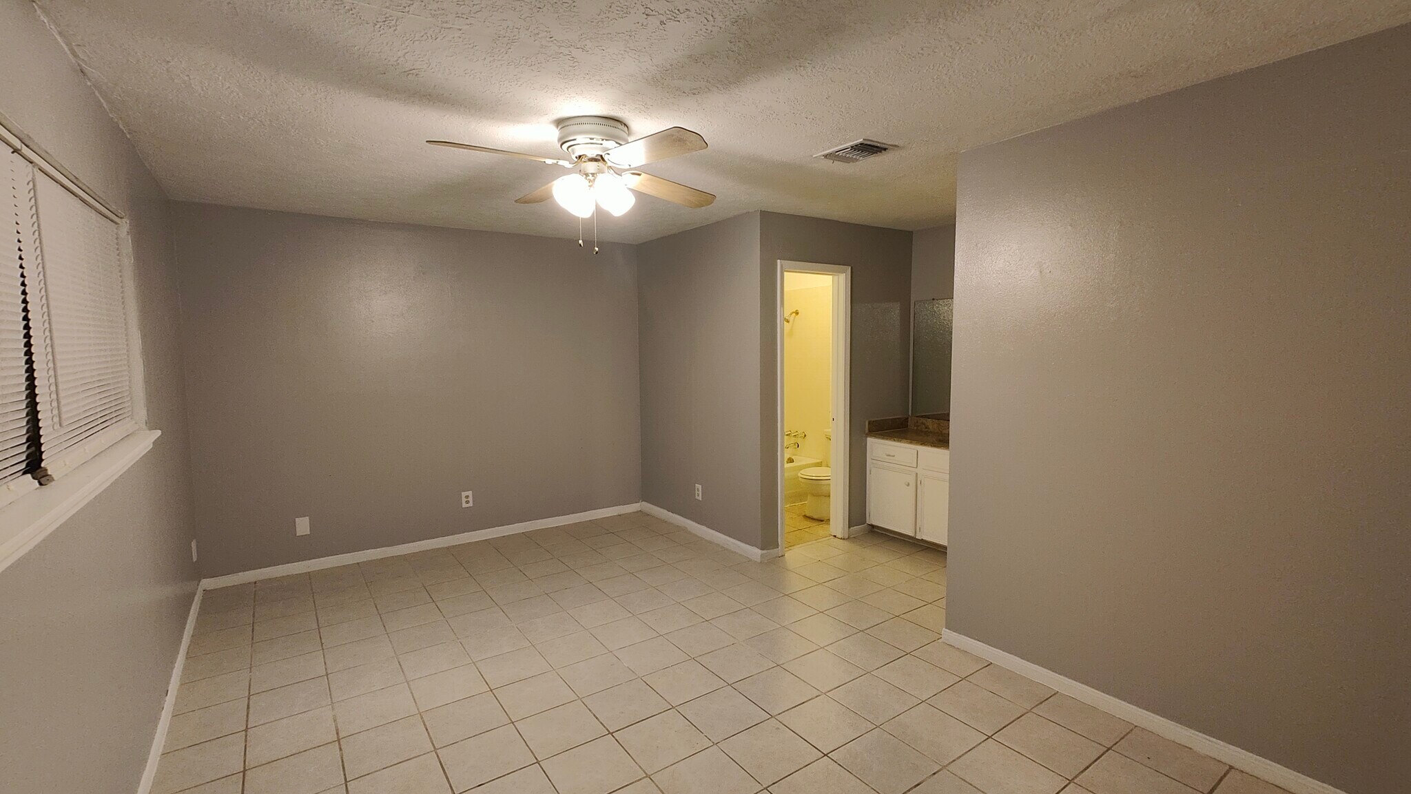 Building Photo - 2203 Smoke Rock Dr