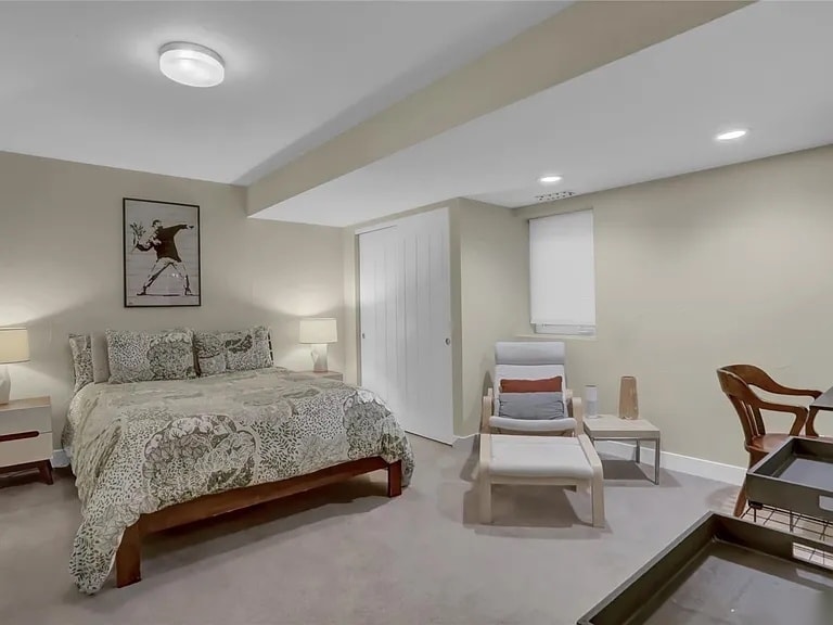 Building Photo - 2713 Grove St