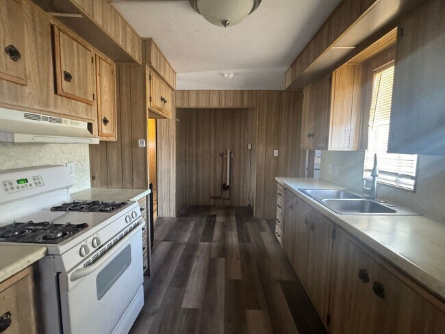 Building Photo - Large Customized 2 Bedroom Manuf Home w/Bonus Room= 3 total bedrooms