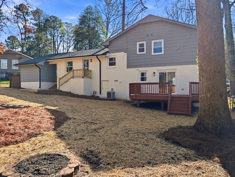 Building Photo - 1113 Yorkshire Dr