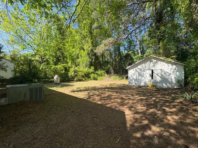 Building Photo - 1207 West Dr