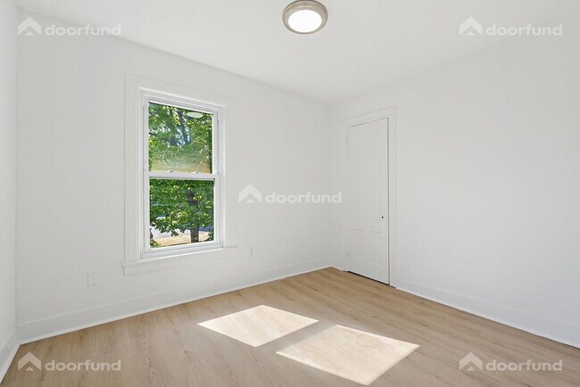 Building Photo - 17 Wachusett St