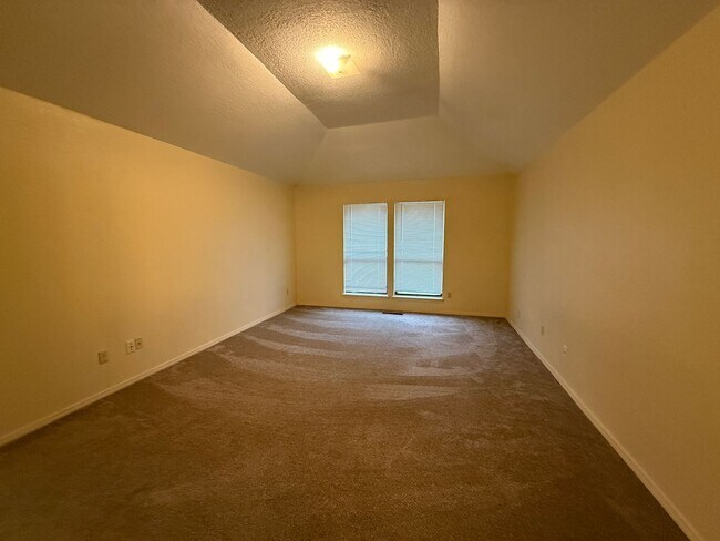 Building Photo - Huge Master Suite, culd-du-sac, Jenks Scho...