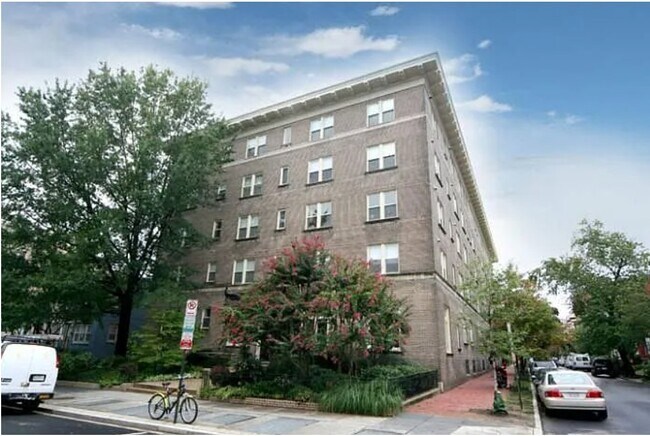 Building Photo - 1916 17th St NW
