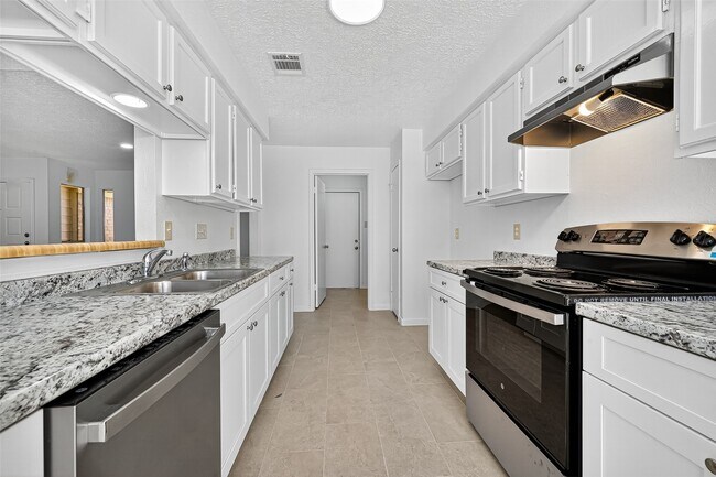 Building Photo - 4422 Wee Lassie Ln