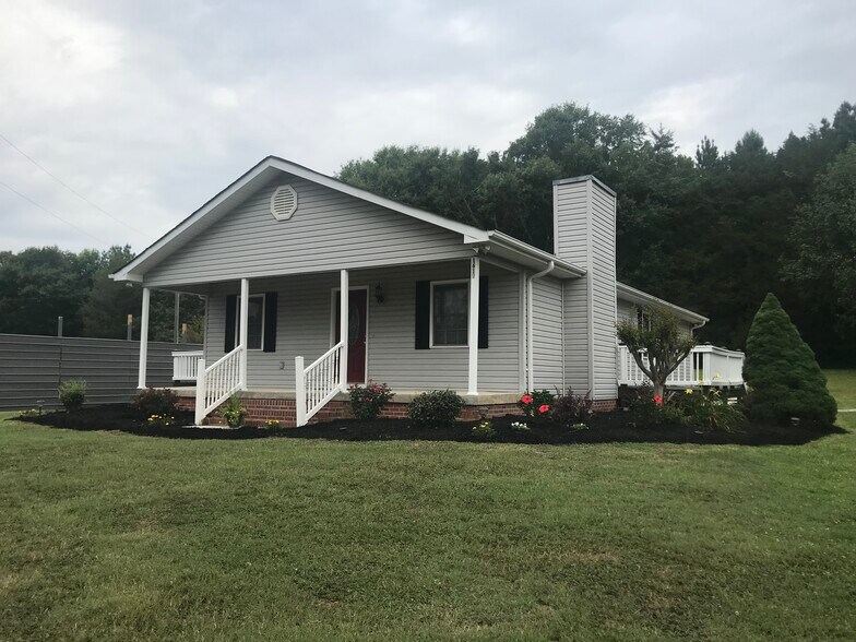 Building Photo - 1619 Cedar Rock Church Rd