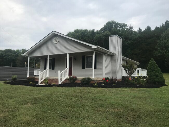 Building Photo - 1619 Cedar Rock Church Rd
