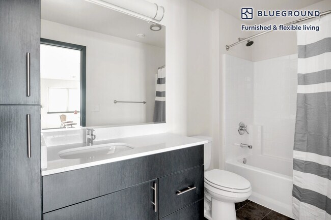 Building Photo - 15522 NE 22nd Pl