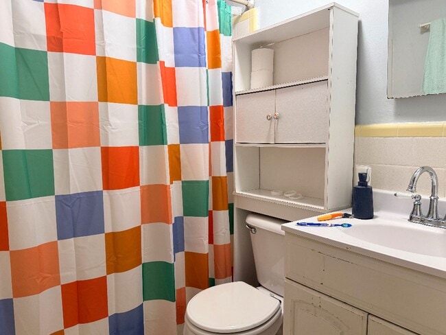 Interior Photo - 166-168 Park Street