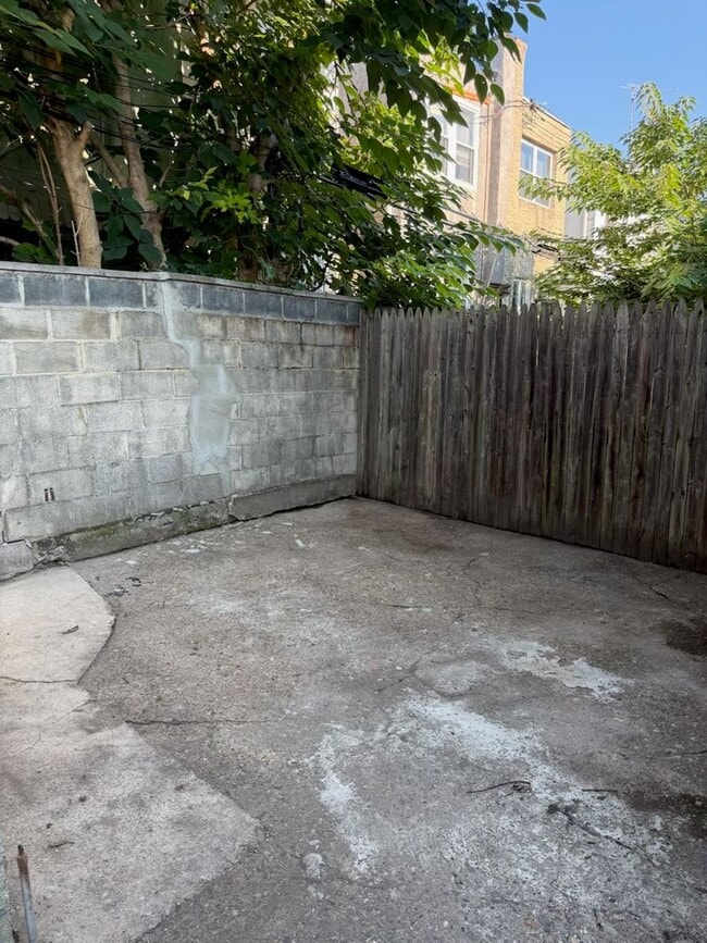Building Photo - 1542 S 27th St