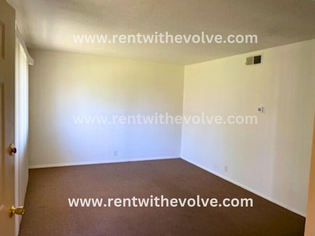 Building Photo - 225 S Angle St