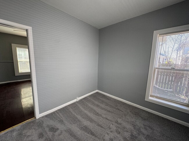 Building Photo - Near Eastside 3 Bedroom 2 Bath with Central air